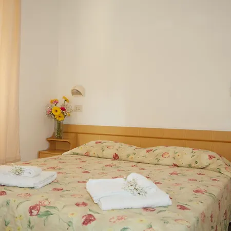 Отель Italiacervia Free Breakfast