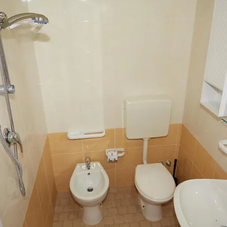 Отель Italiacervia 3*
